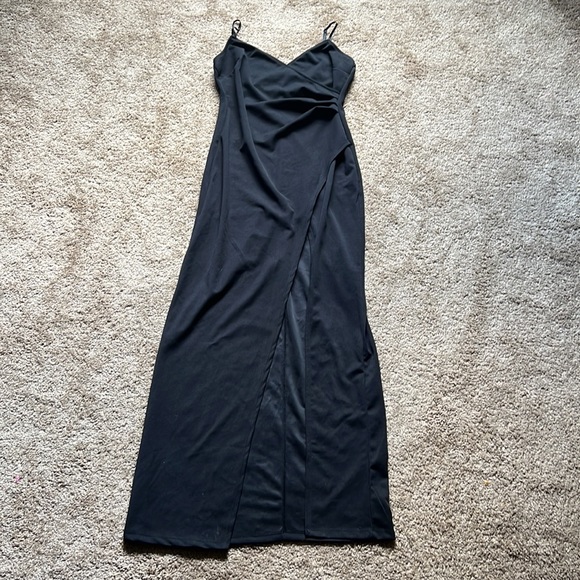 EMERALD SUNDAE Juniors' High-Slit Formal Gown Black Dress Evening Wear - Picture 9 of 13